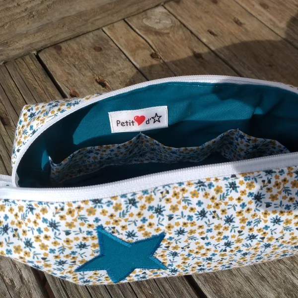 Trousse blue flowers