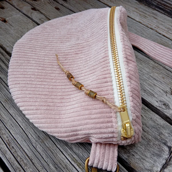 Banane rose poudré