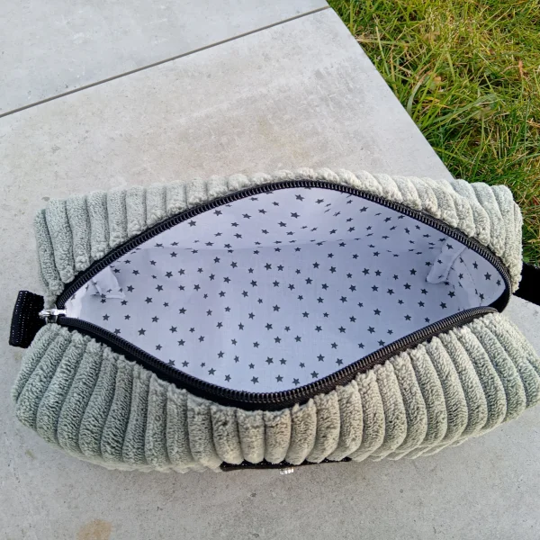 Trousse de toilette velour grosses côtes vert amande