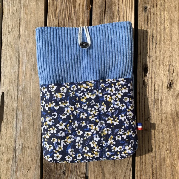 Protège livre bleu fleurs japonaises