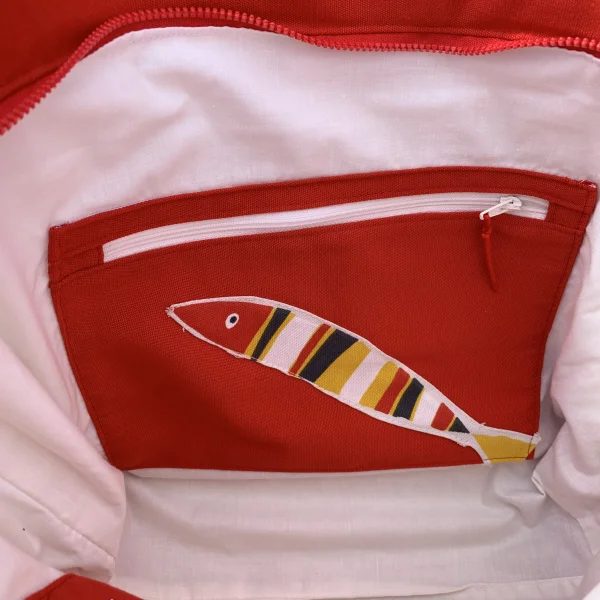 Sac fish color