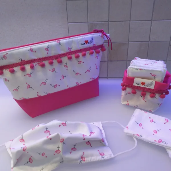 Trousse flamands roses
