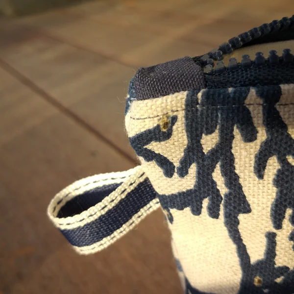 Trousse corail bleu