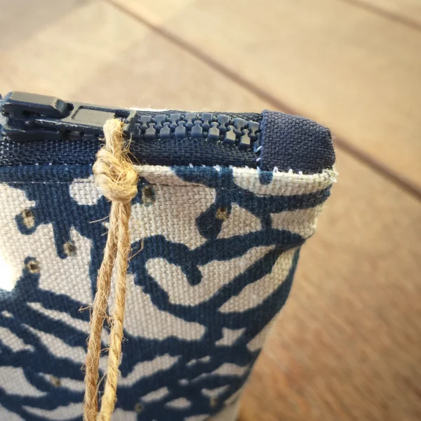 Trousse corail bleu